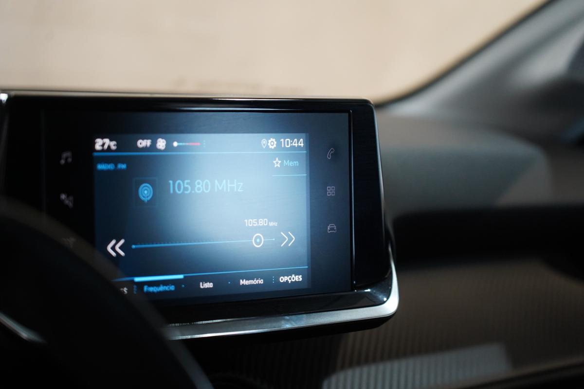 peugeot-208-2022-gasolina-1199cc