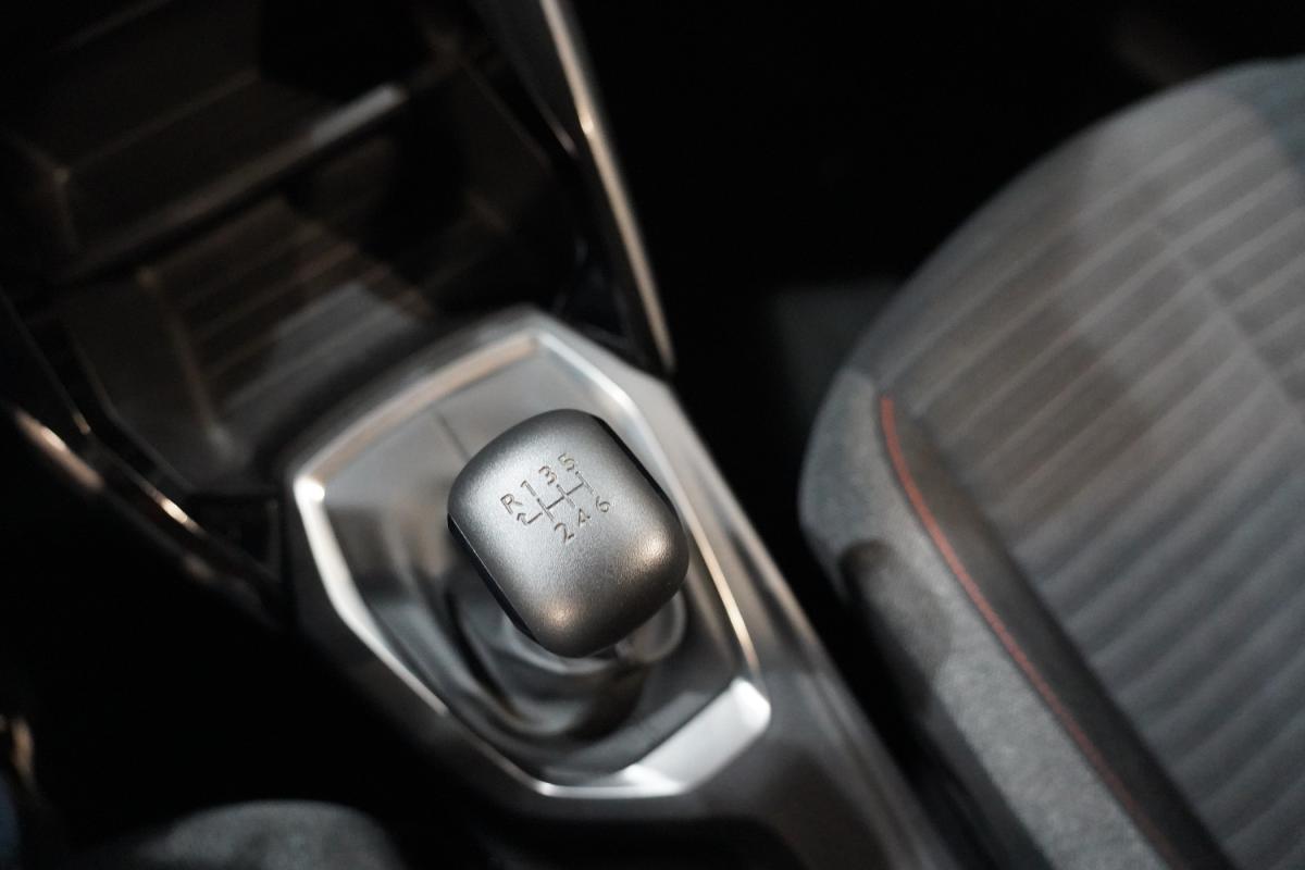 peugeot-208-2022-gasolina-1199cc