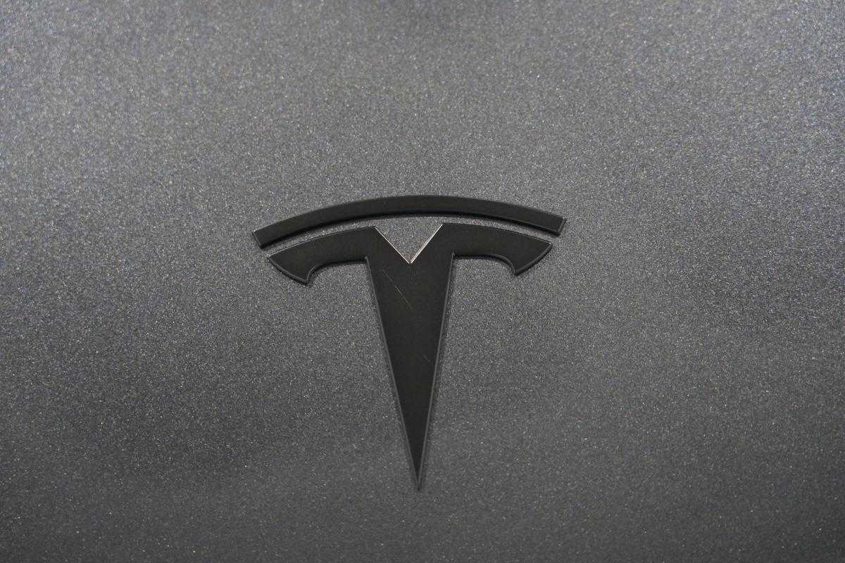 tesla-model-3-2026-eletrico-500cc