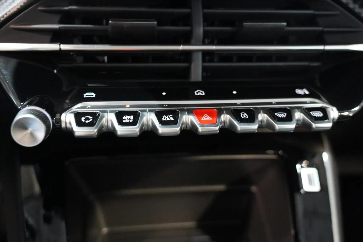 peugeot-208-2026-gasolina-1199cc