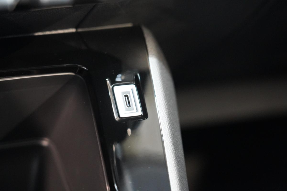 peugeot-208-2025-gasolina-1199cc