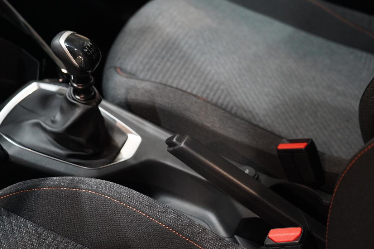 peugeot-208-2025-gasolina-1199cc