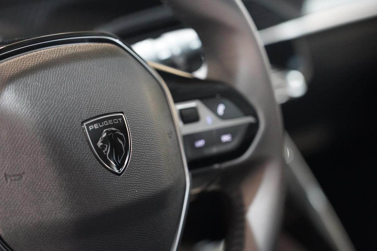peugeot-208-2025-gasolina-1199cc