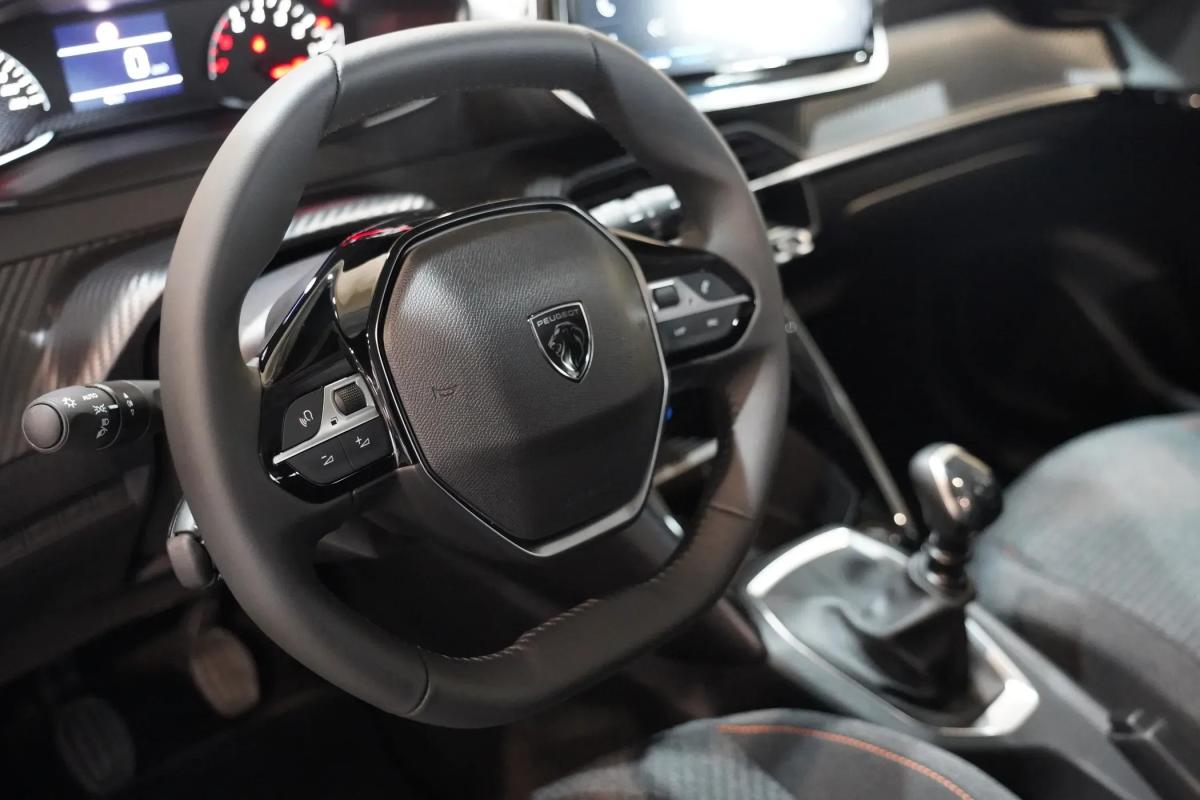 peugeot-208-2026-gasolina-1199cc