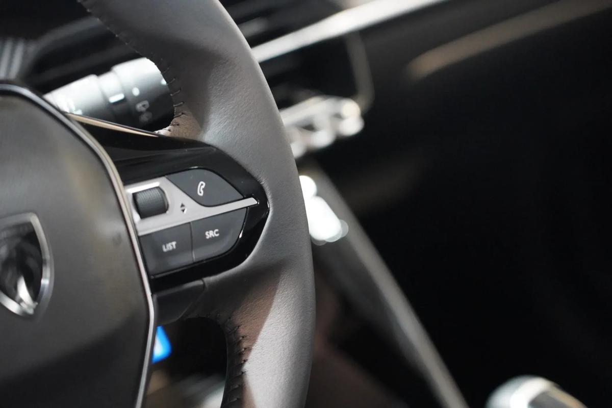 peugeot-208-2026-gasolina-1199cc