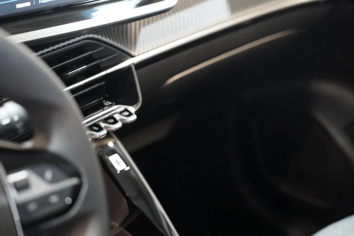 peugeot-208-2026-gasolina-1199cc