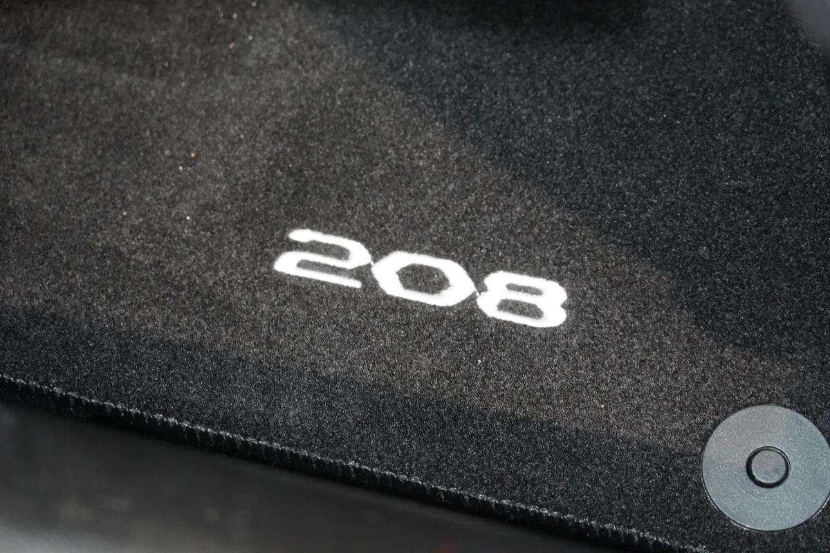 peugeot-208-2026-gasolina-1199cc