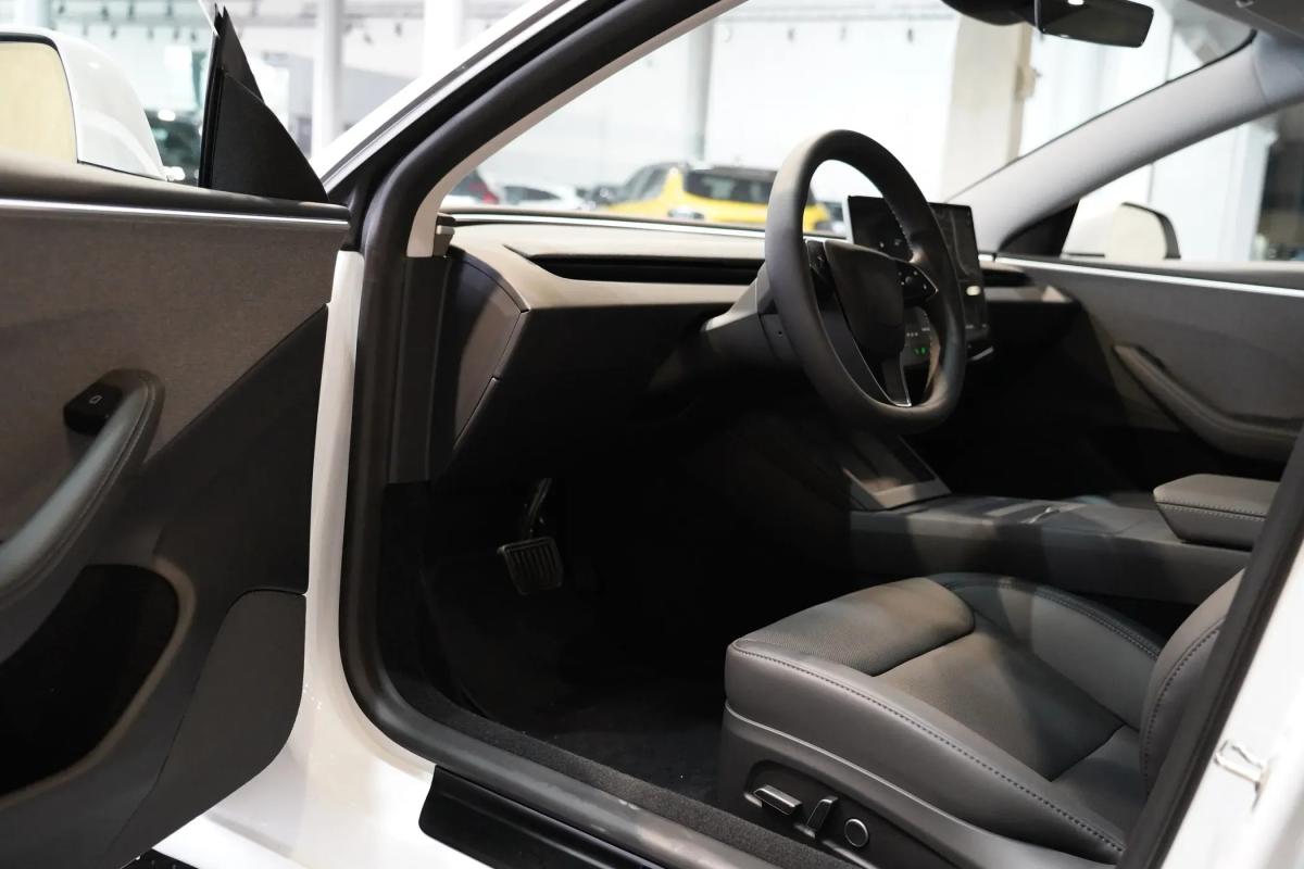 tesla-model-3-2024-eletrico-500cc