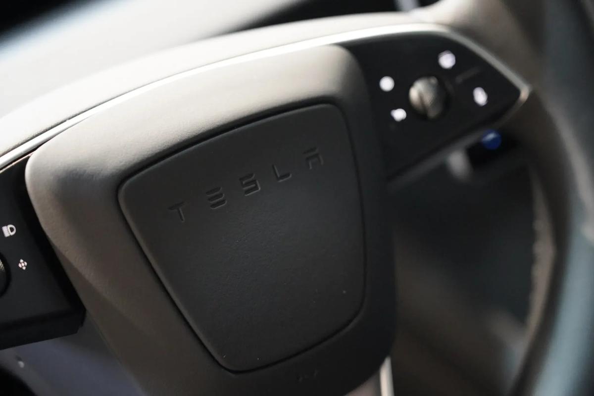 tesla-model-3-2024-eletrico-500cc