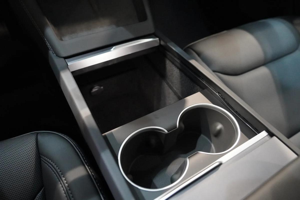 tesla-model-3-2024-eletrico-500cc