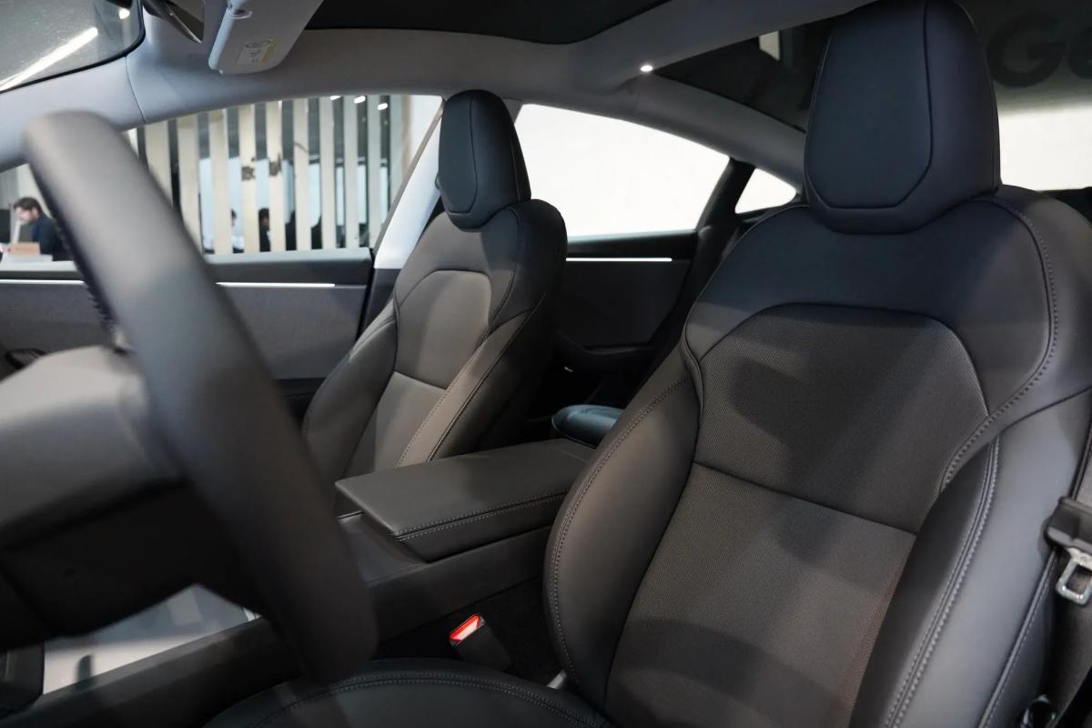 tesla-model-3-2024-eletrico-500cc