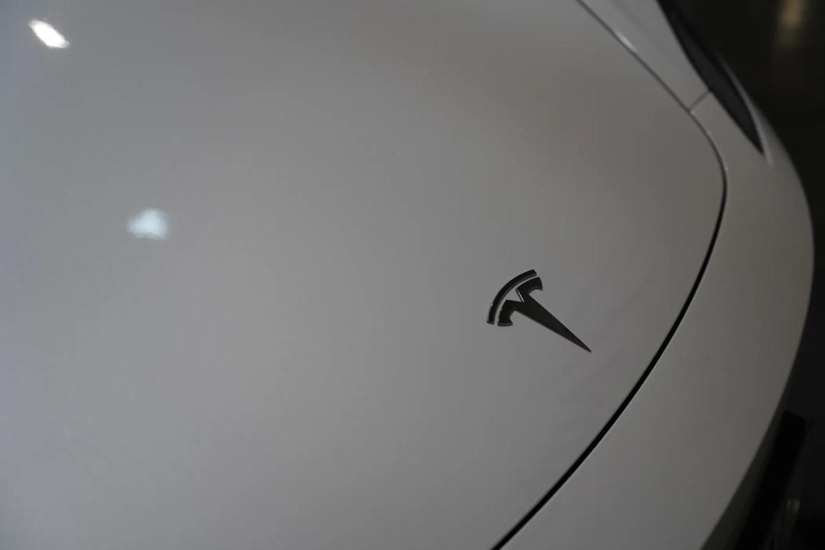 tesla-model-3-2024-eletrico-500cc