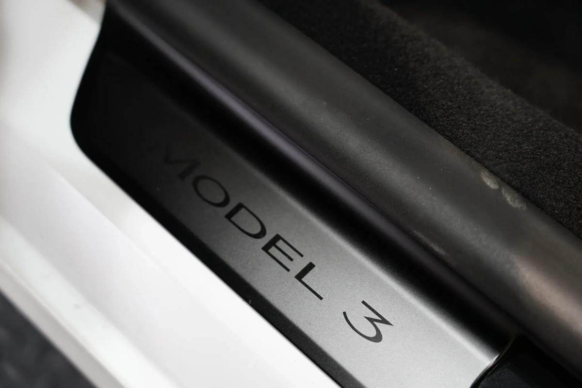 tesla-model-3-2024-eletrico-500cc