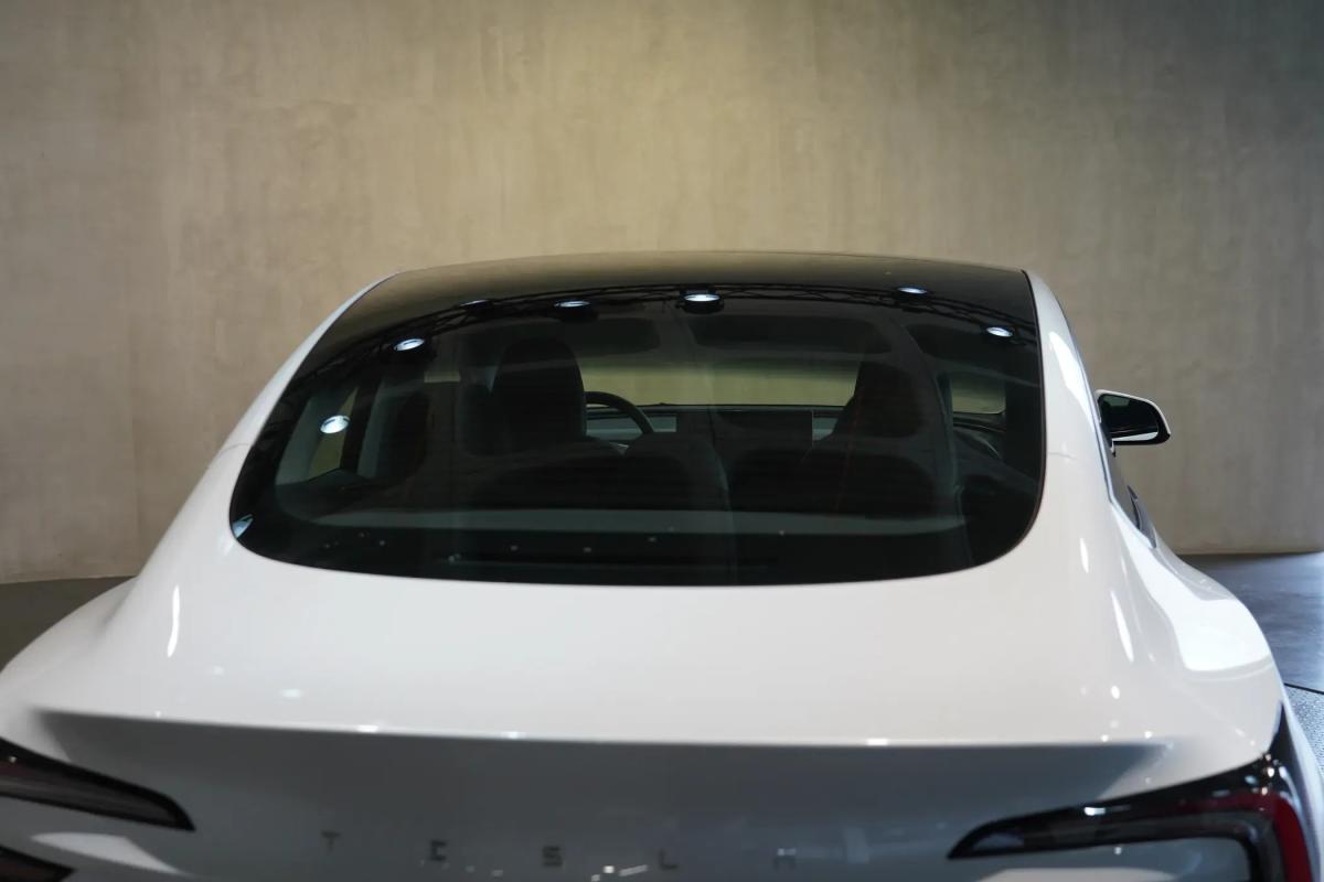 tesla-model-3-2024-eletrico-500cc