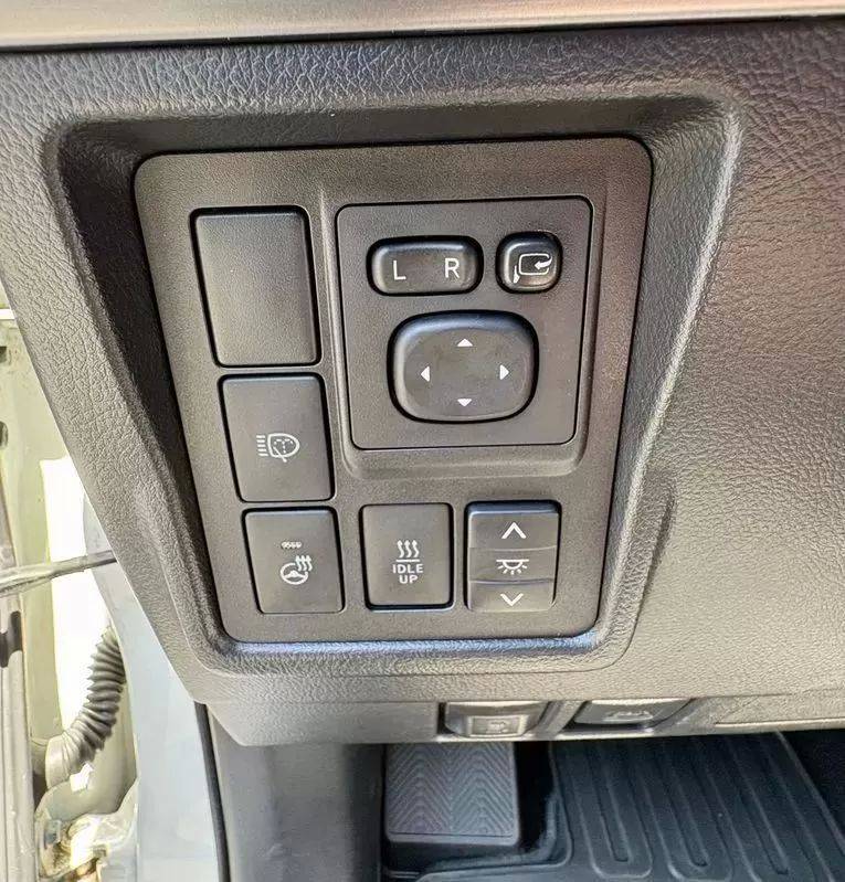 toyota-land-cruiser-2017-diesel-2755cc