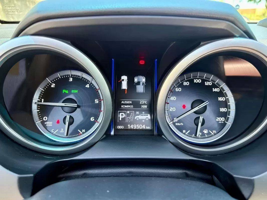 toyota-land-cruiser-2017-diesel-2755cc