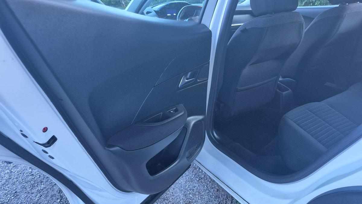 peugeot-2008-1-2-puretech-2021-gasolina-1199cc