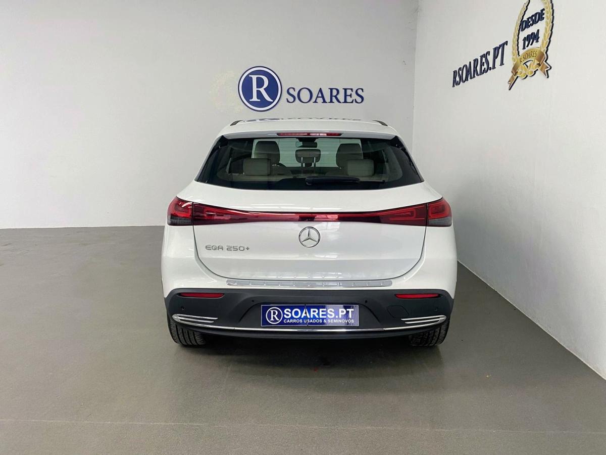 mercedes-benz-eqa-2023-eletrico-500cc