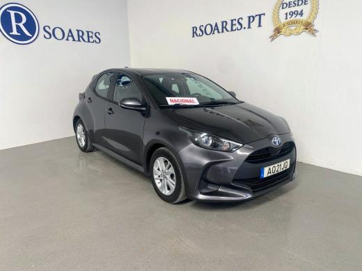 toyota-yaris-2022-hibrido-a-gasolina-1490cc