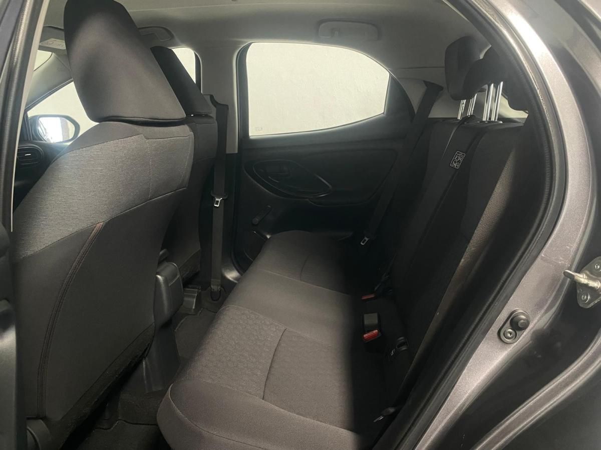 toyota-yaris-2022-hibrido-a-gasolina-1490cc