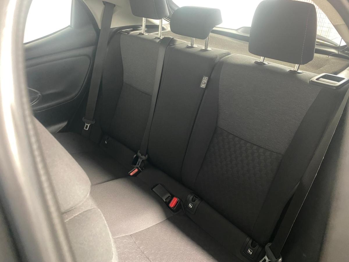 toyota-yaris-2022-hibrido-a-gasolina-1490cc