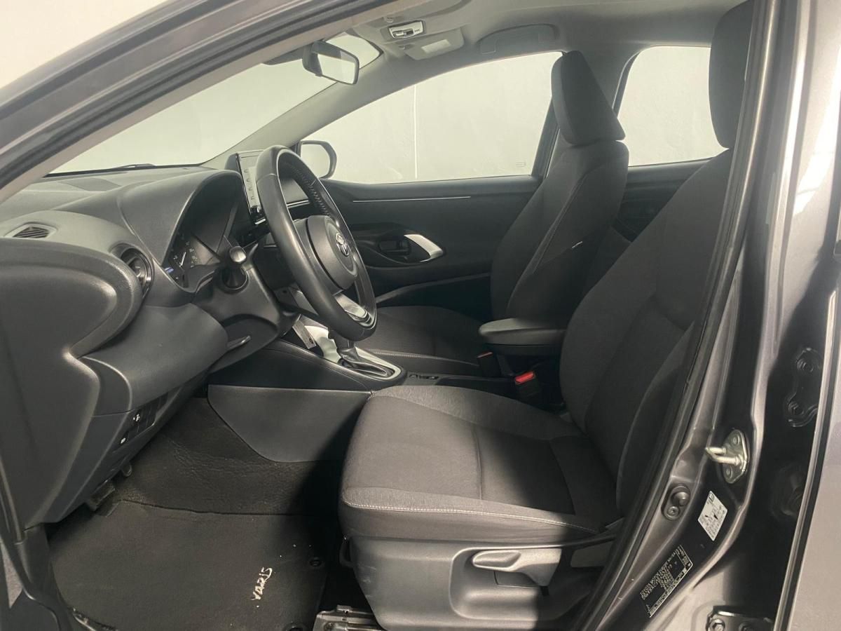 toyota-yaris-2022-hibrido-a-gasolina-1490cc