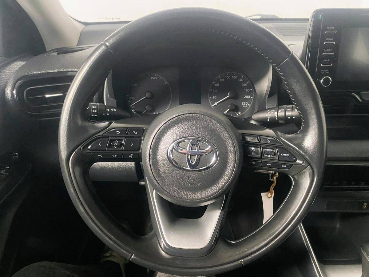 toyota-yaris-2022-hibrido-a-gasolina-1490cc