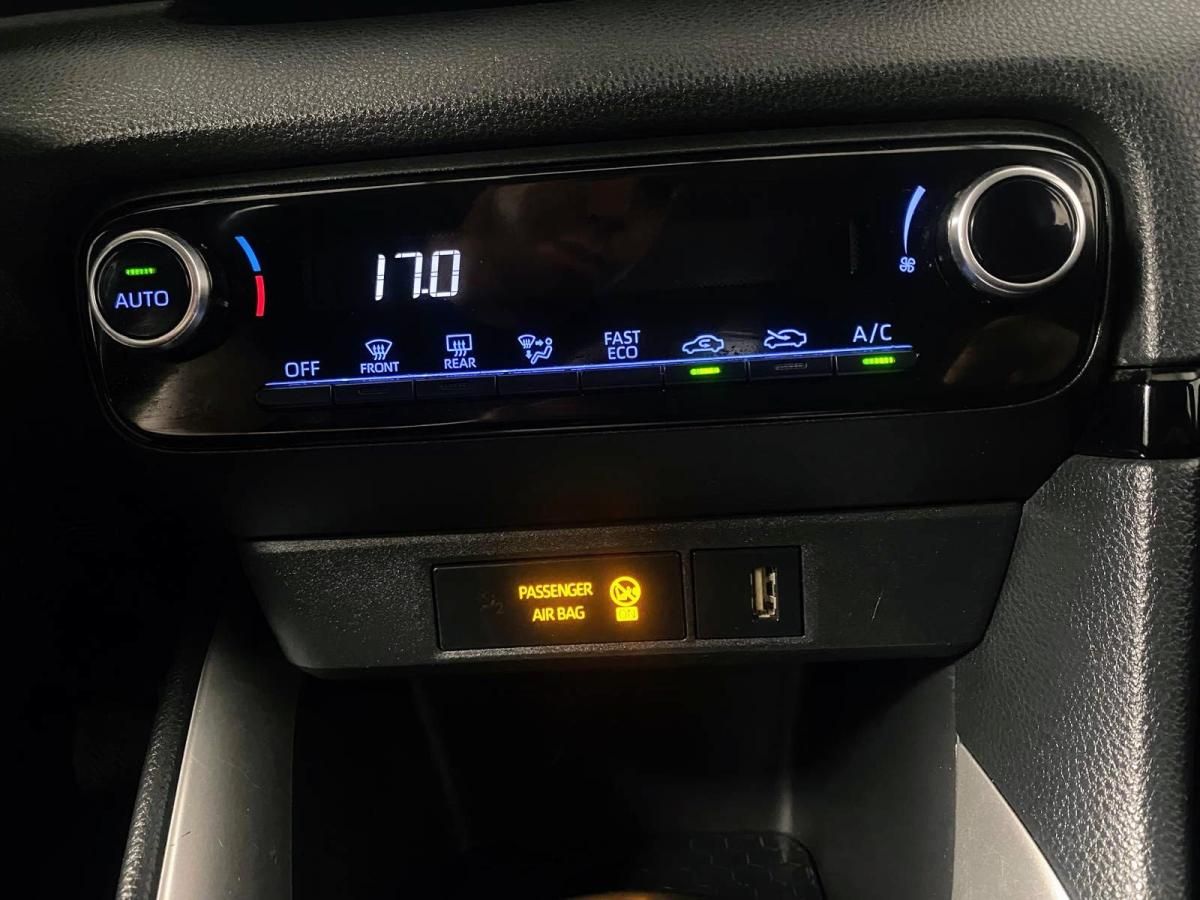 toyota-yaris-2022-hibrido-a-gasolina-1490cc