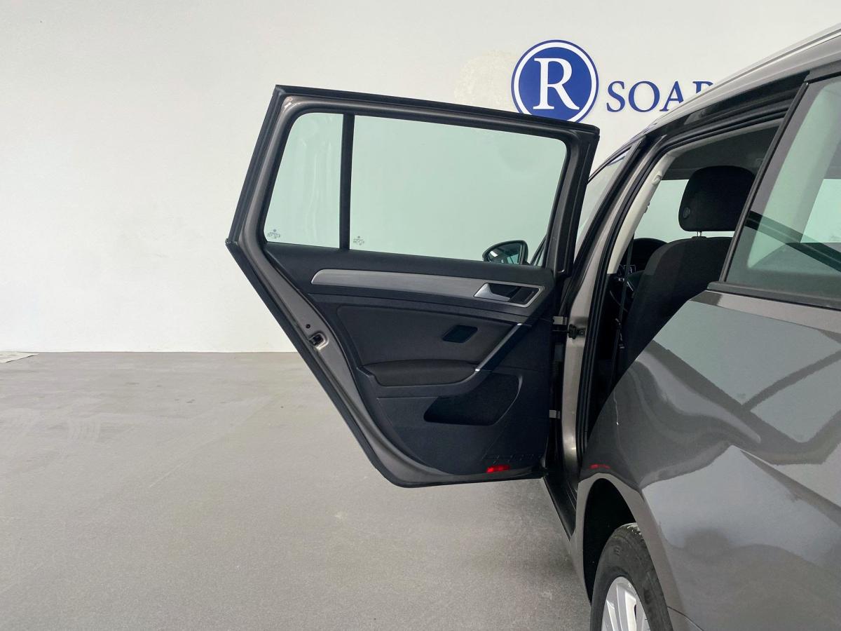 volkswagen-golf-variant-2015-diesel-1598cc