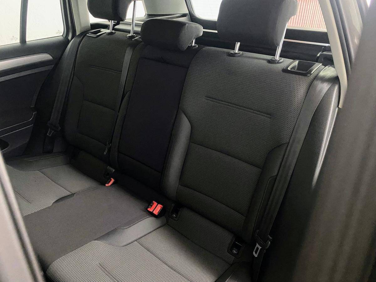 volkswagen-golf-variant-2015-diesel-1598cc