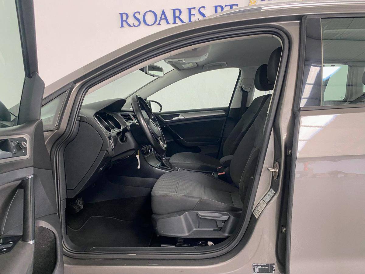 volkswagen-golf-variant-2015-diesel-1598cc