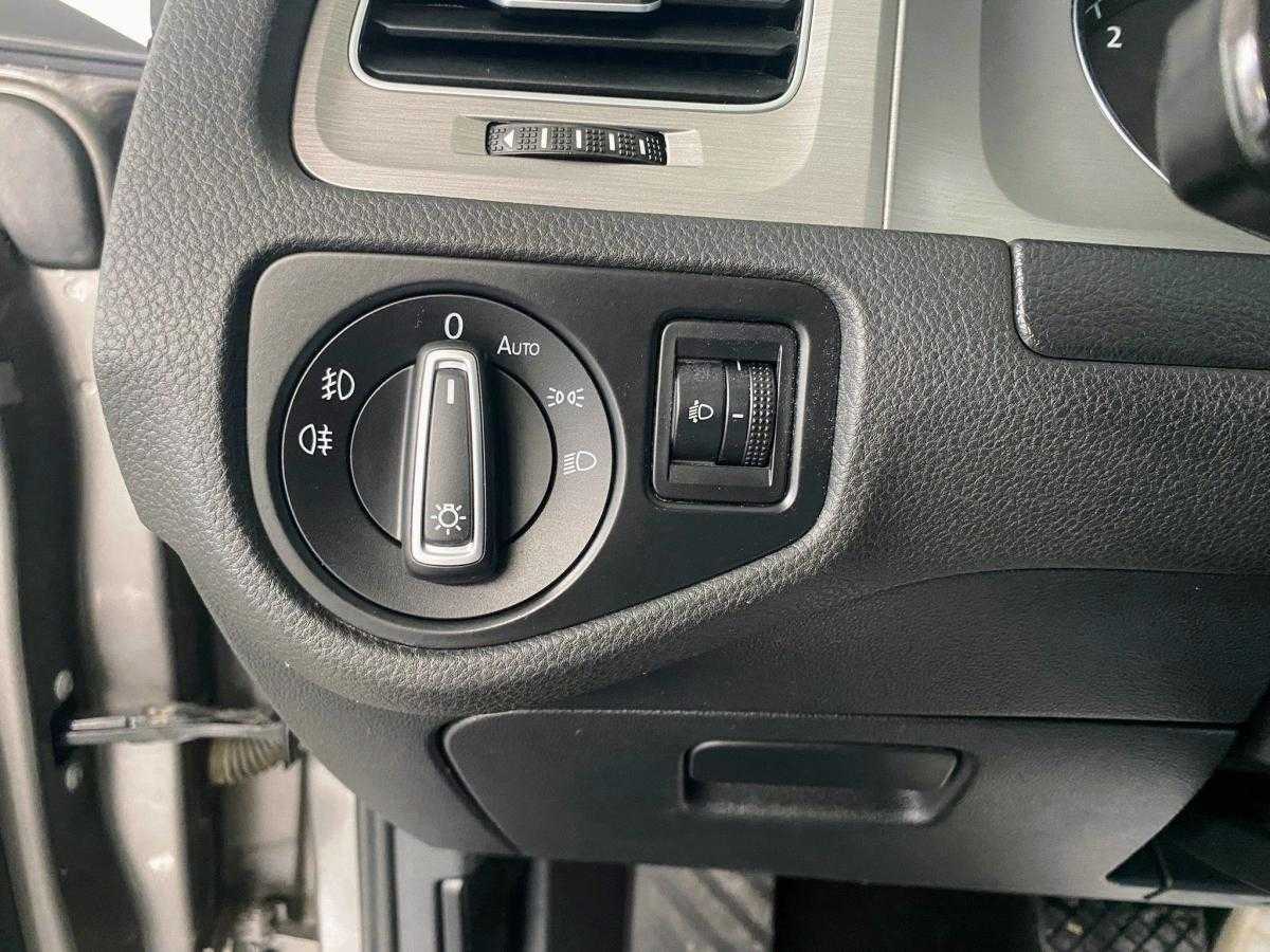 volkswagen-golf-variant-2015-diesel-1598cc