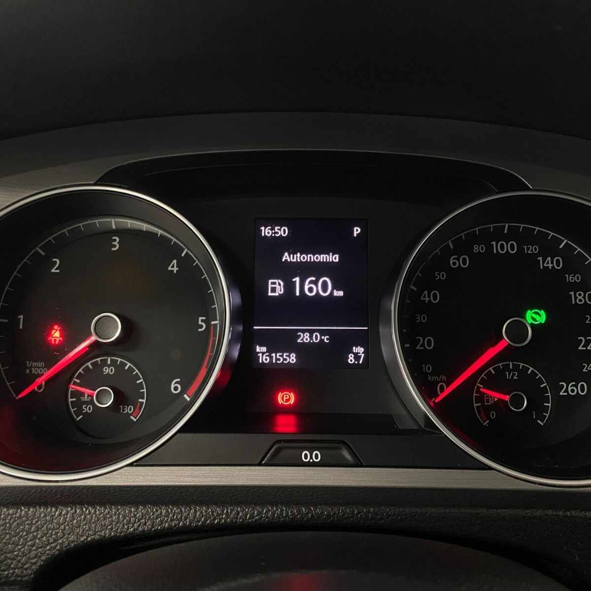 volkswagen-golf-variant-2015-diesel-1598cc