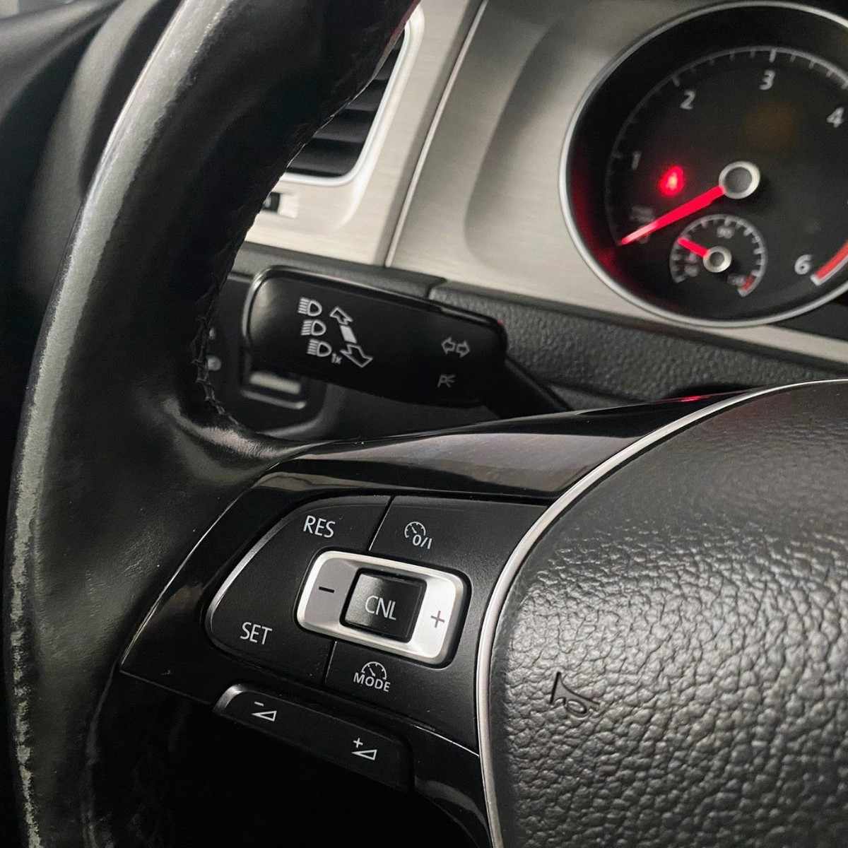 volkswagen-golf-variant-2015-diesel-1598cc
