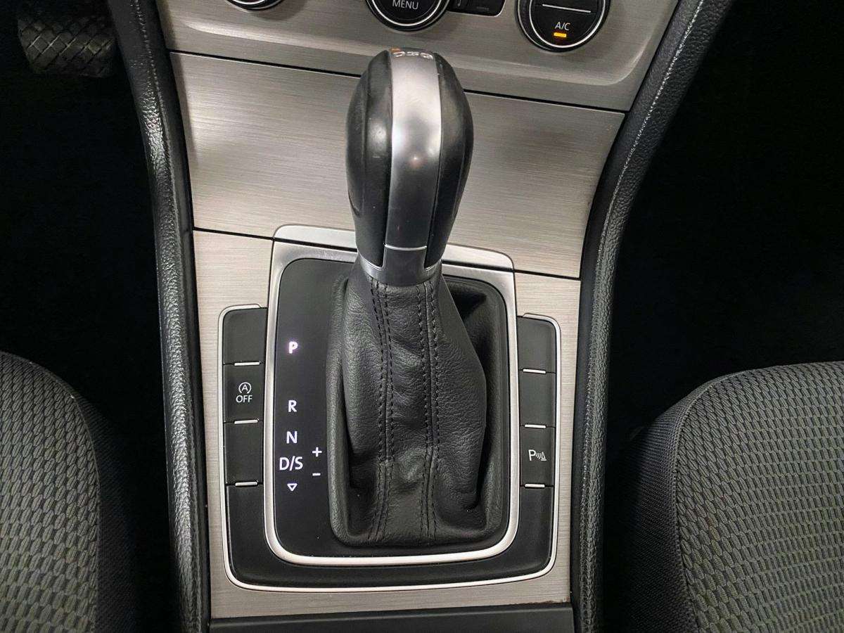 volkswagen-golf-variant-2015-diesel-1598cc