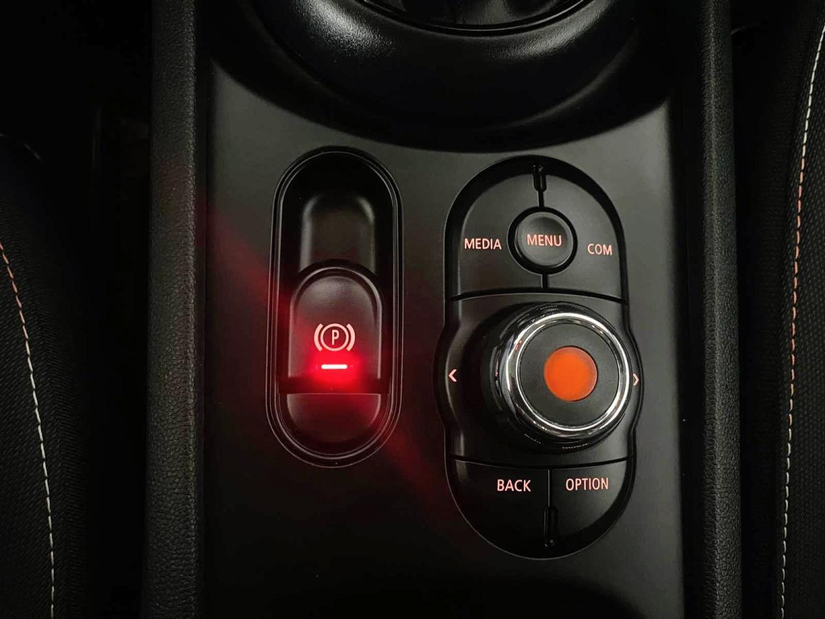 mini-clubman-2022-diesel-1496cc