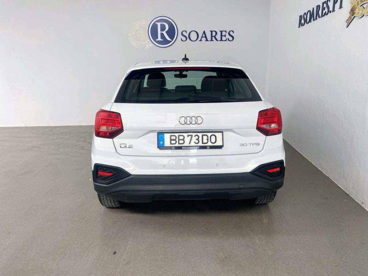 audi-q2-2023-gasolina-999cc
