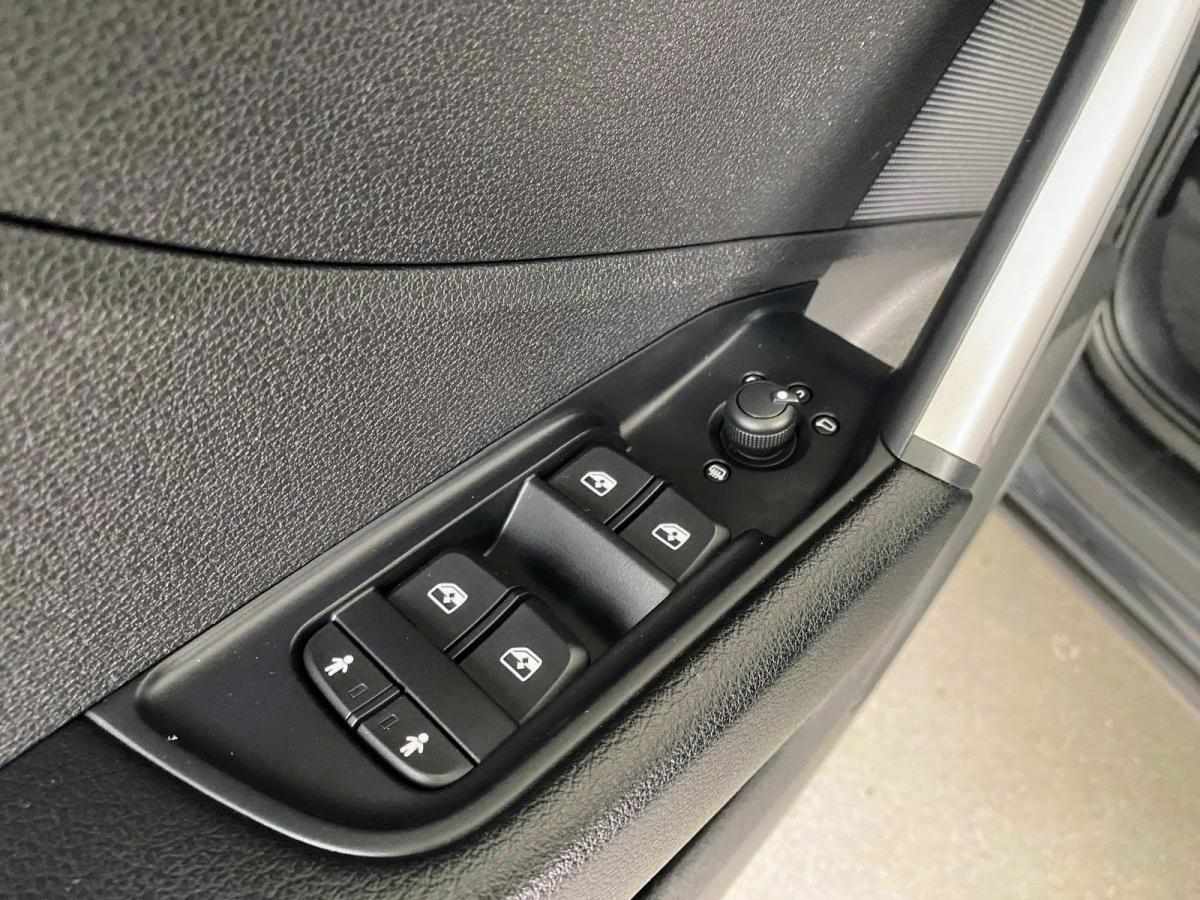 audi-q2-2023-gasolina-999cc