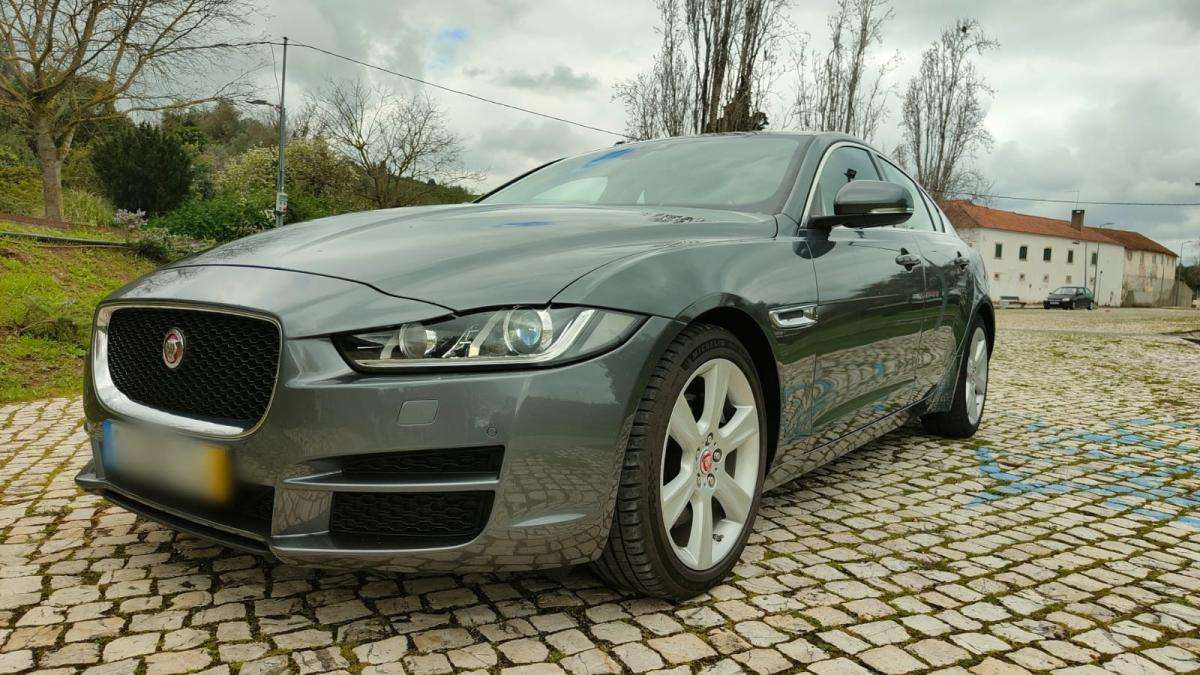 jaguar-xe-2016-diesel-1999cc