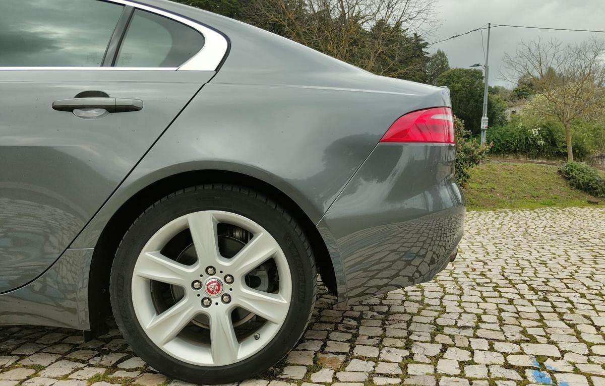 jaguar-xe-2016-diesel-1999cc