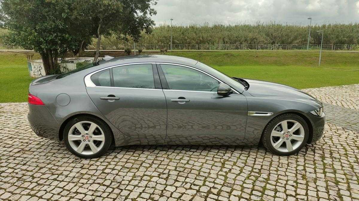 jaguar-xe-2016-diesel-1999cc