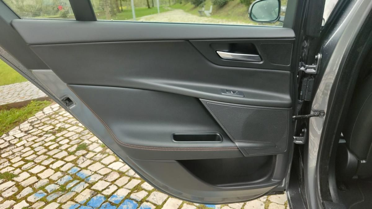 jaguar-xe-2016-diesel-1999cc
