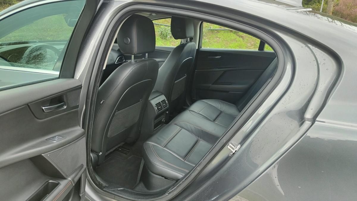jaguar-xe-2016-diesel-1999cc