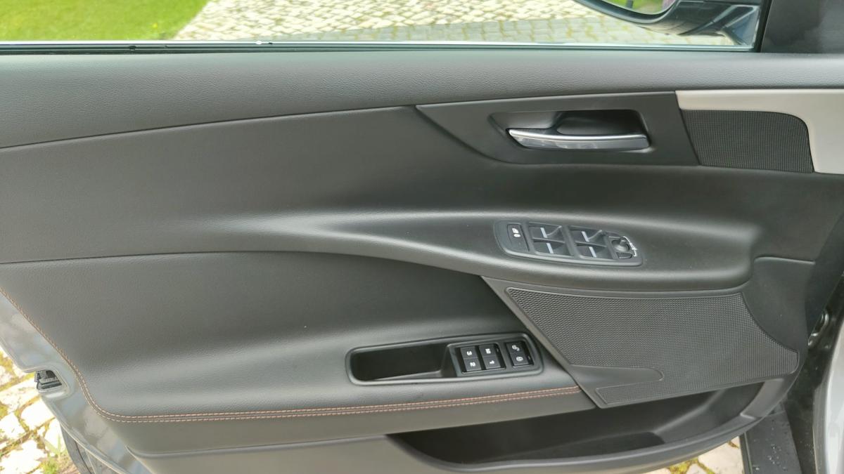 jaguar-xe-2016-diesel-1999cc