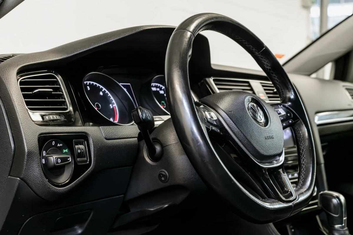 volkswagen-golf-2-0-tdi-bluemotion-2013-diesel-1968cc