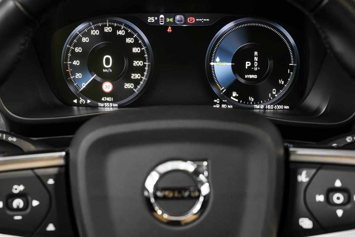 volvo-xc40-recharge-t4-phev-2022-hibrido-plug-in-1477cc