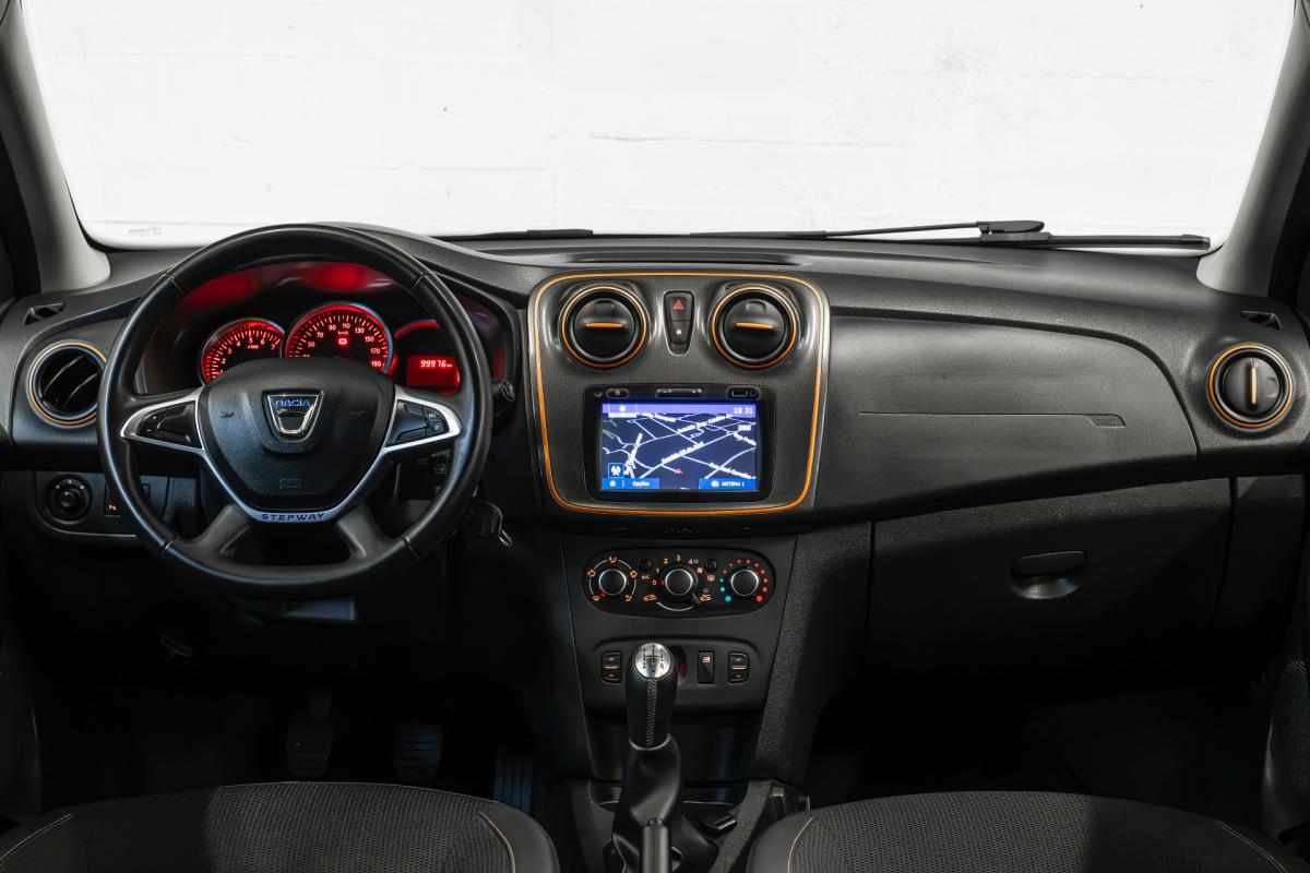 dacia-logan-0-9-tce-2017-gasolina-898cc