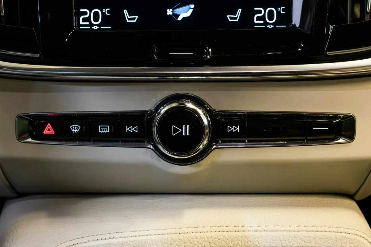 volvo-v90-t8-twin-engine-awd-2-0-2020-hibrido-plug-in-1969cc