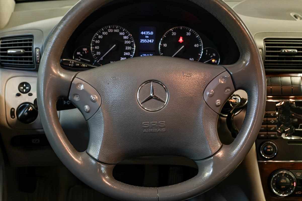 mercedes-benz-classe-c-c-200-cdi-2005-diesel-2148cc