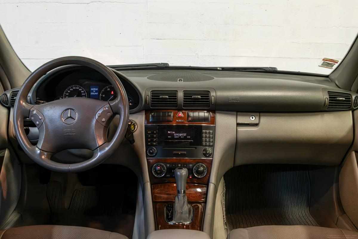 mercedes-benz-classe-c-c-200-cdi-2005-diesel-2148cc